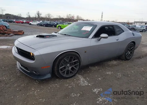 2016 Dodge Challenger 392 Hemi Scat Pack Shaker z USA, uszkodzony, nr VIN 2C3CDZFJ1GH239833